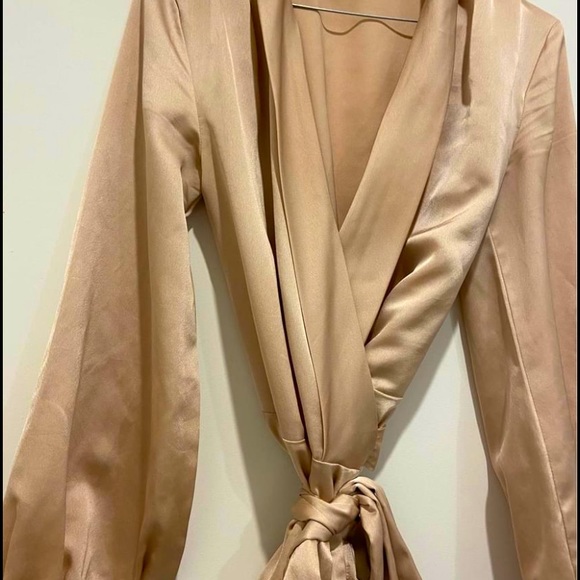 Silk wrap top! - Picture 3 of 3